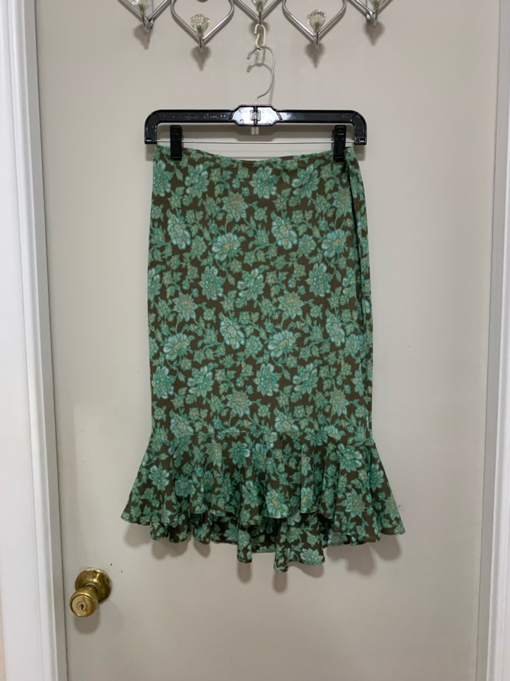Vintage Express Brown and Mint Floral Ruffle-Hem Midi Skirt